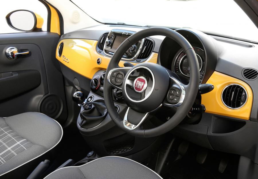 Интерьер Fiat 500 2016 года  (AU) (фото 23 из 27)